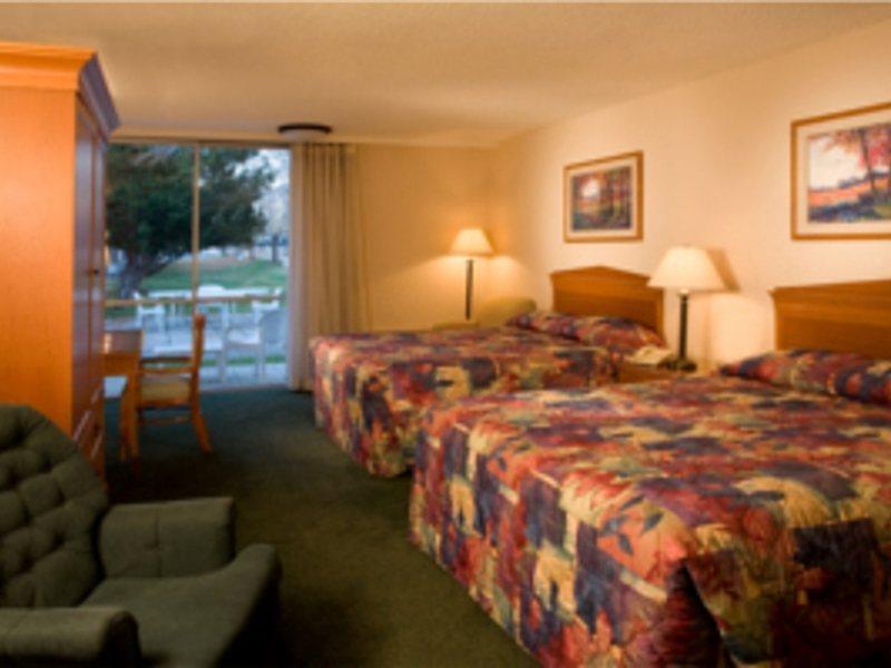 Готель Ramada By Wyndham Albuquerque East Екстер'єр фото